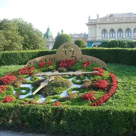 Family Deluxe A Stone Throw From The City Centre And Danube Wien Exterior foto